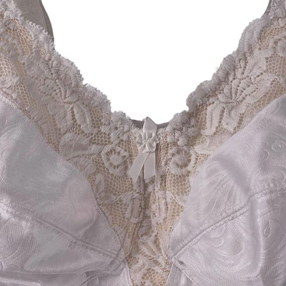 Jodee Mastectomy Bra Size 42C White Back Closure Wireless Lace Detail Comfort - Picture 3 of 6